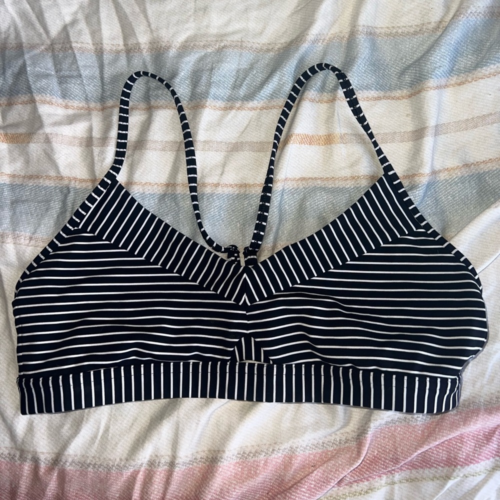 Lululemon Deeper Breath sports bra size 10